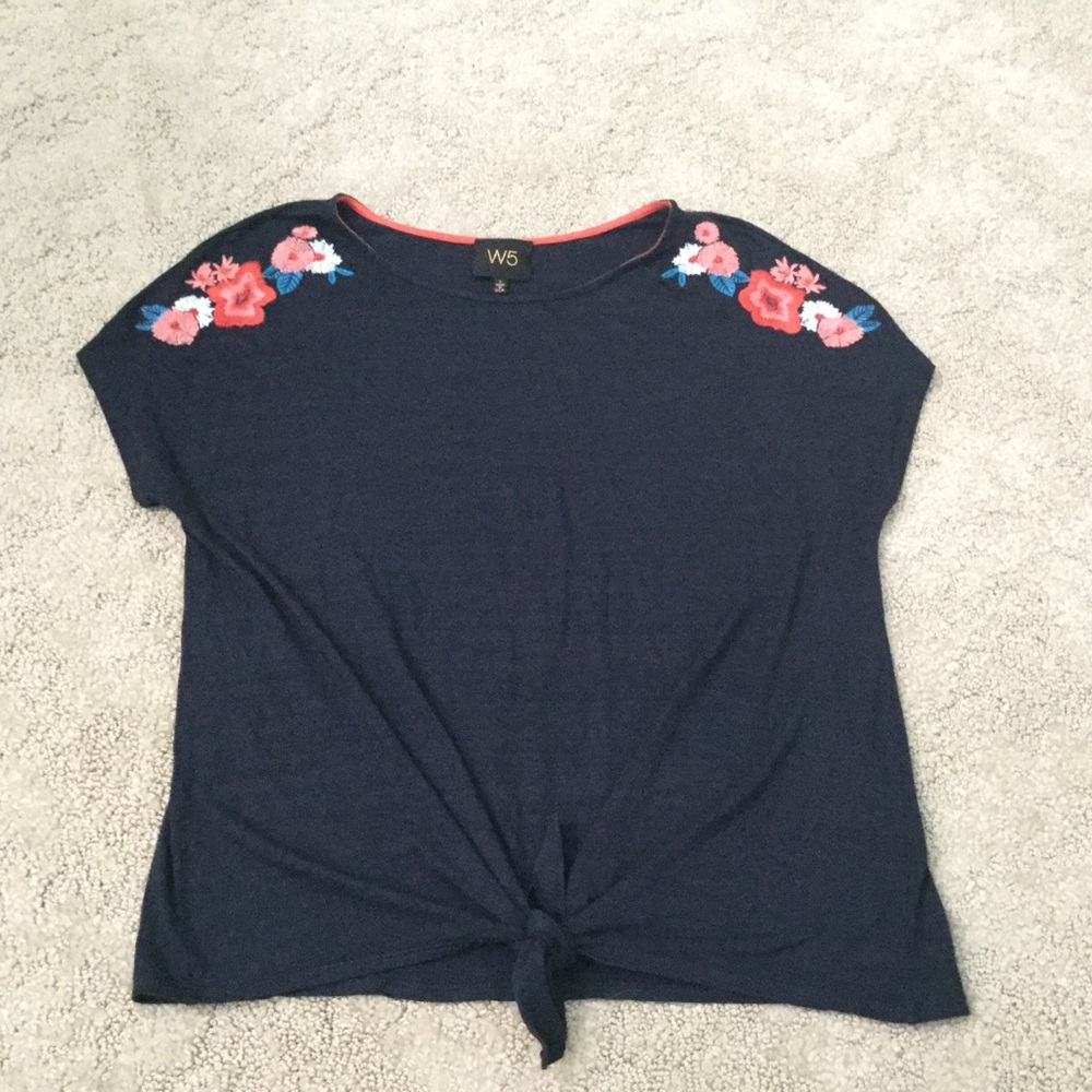 W5 Navy Embroidered Flowers Tie Front Short Sleeve Top Size Large Career Office